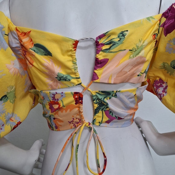H&M Yellow Multicolor Floral Tropical Tie Back Off The Shoulder Crop Top Size XL - Picture 4 of 8